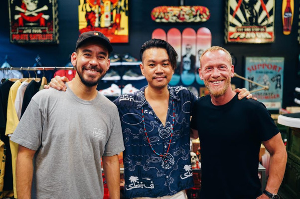 Linkin Park - Mike Shinoda at Sabotage Studio in Singapore 08/21/2018