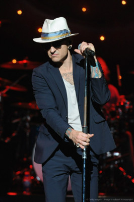 Linkin Park - Chester Bennington with STP in Louisville, Kentucky 09/23/2015
