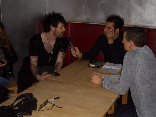 Linkin Park - Chester Bennington with Dead By Sunrise in Cologne 02/25/2010