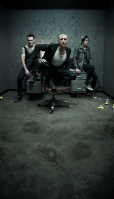 Linkin Park - Chester Bennington - Out Of Ashes Photoshoot 05/29/2009