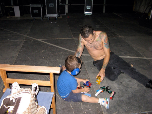 Linkin Park - Chester Bennington with family