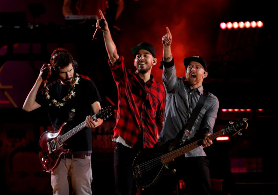 Linkin Park &amp; Friends Celebrate Life in Honor of Chester Bennington 10/27/2017