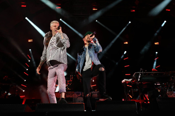 Linkin Park &amp; Friends Celebrate Life in Honor of Chester Bennington 10/27/2017