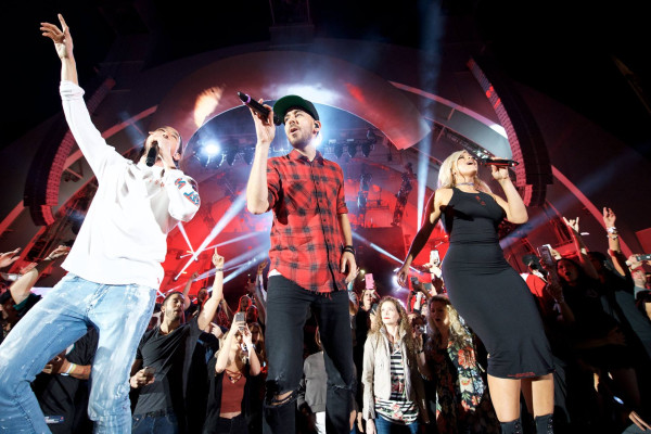 Linkin Park &amp; Friends Celebrate Life in Honor of Chester Bennington 10/27/2017