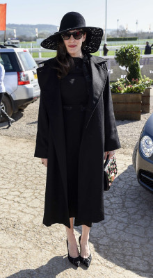 Liv Tyler - at Cheltenham festival on ladies day 2017