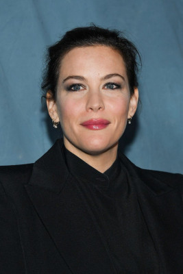 Liv Tyler – Givenchy show at Paris Fashion Week 