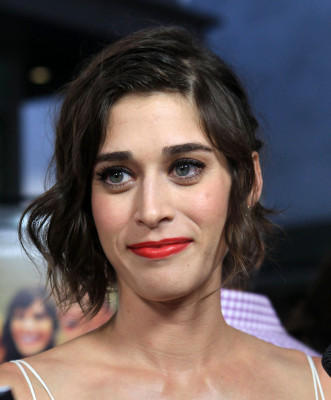 Lizzy Caplan pic #555061