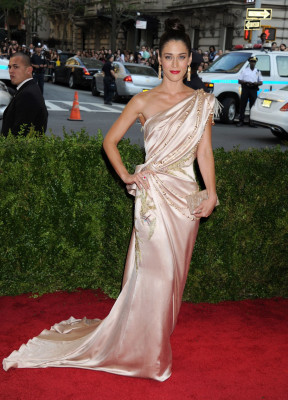 Lizzy Caplan pic #805314
