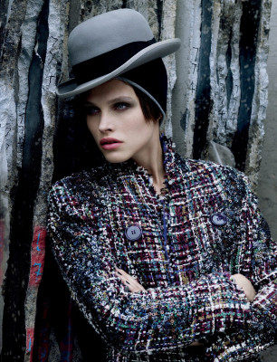 Lonneke Engel ~ Elle Italia September 2009 by Cédric Buchet