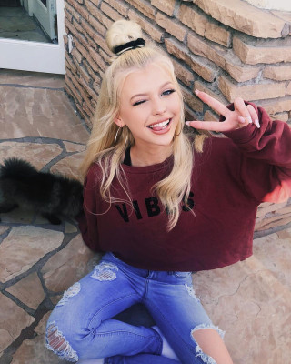 Loren Gray – Social Media