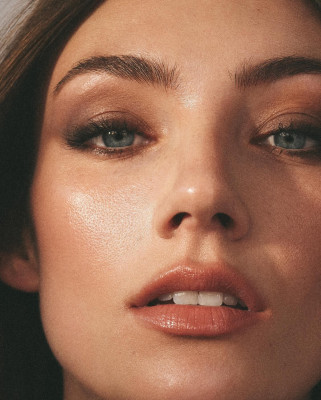 Lorena Rae by Martin Benjamin Vnuk