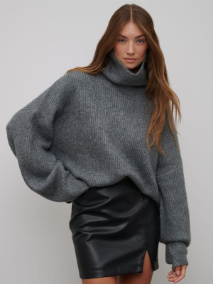 Lorena Rae for RAERE by Lorena Winter 2023 (part 1)