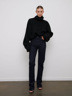 Lorena Rae for RAERE by Lorena Winter 2023 (part 2)