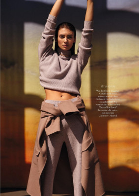 Lorena Rae by Alex Waltl for ELLE Germany // August 2021