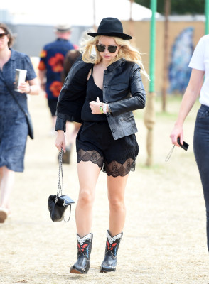 photo 5 in Lottie Moss gallery [id1192548] 2019-07-04 00:00:00
