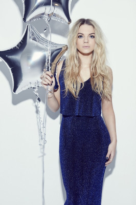 Louisa Johnson pic #976170
