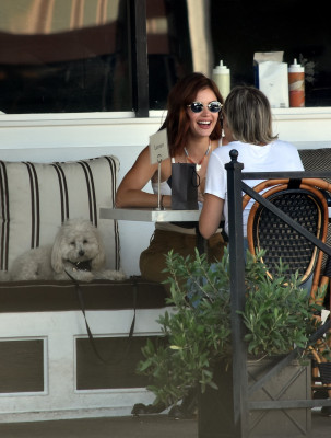 Lucy Hale is out for lunch at Sweet Butter in Sherman Oaks // 28.09.2020