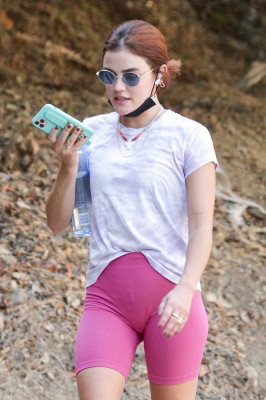 Lucy Hale steps out for a hike in Los Angeles, California // 28.09.2020