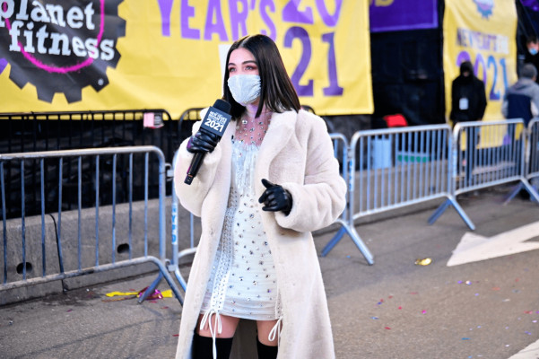 Lucy Hale - 2021 New Year’s Eve at Times Square, New York | 31.12.2020 