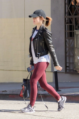 Lucy Hale – Hits the gym in LA