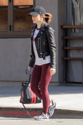 Lucy Hale – Hits the gym in LA