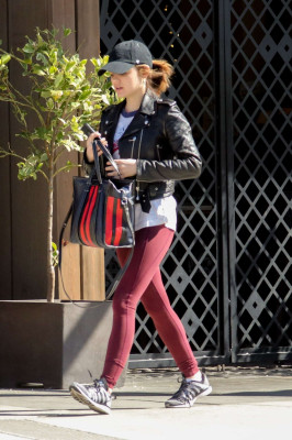 Lucy Hale – Hits the gym in LA