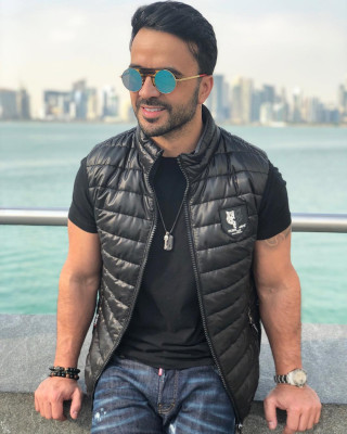Luis Fonsi pic #1092512