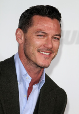 Luke Evans pic #800604