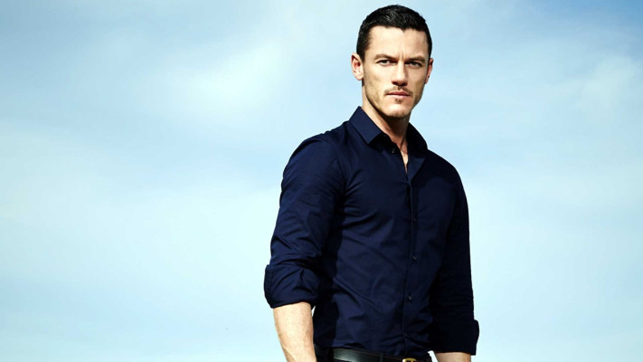 Luke Evans pic #764415