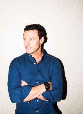 Luke Evans pic #930500