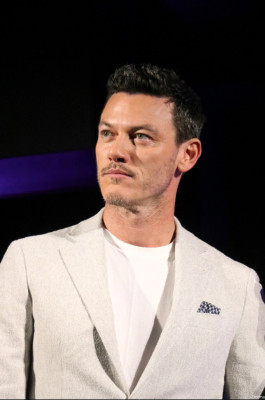 Luke Evans pic #944599