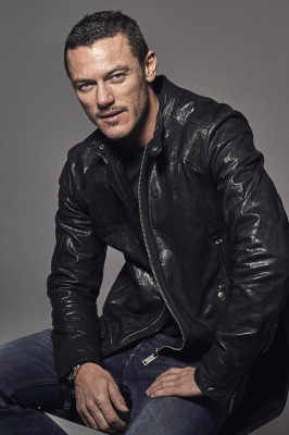 Luke Evans pic #817758