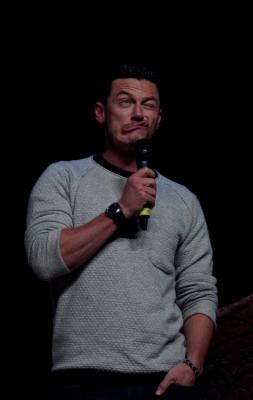 Luke Evans pic #804296