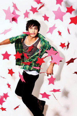 Luke Pasqualino pic #379786