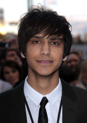Luke Pasqualino pic #378940