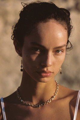 Luma Grothe by Cameron Hammond