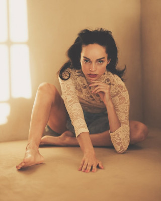 Luma Grothe by Victor Robertof