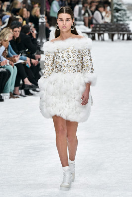 Сhanel Fall/Winter 2019 Fashion Show in Paris