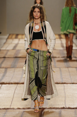 Luna Bijl - ETRO SPRING/SUMMER 2017 FASHION SHOW IN MILAN