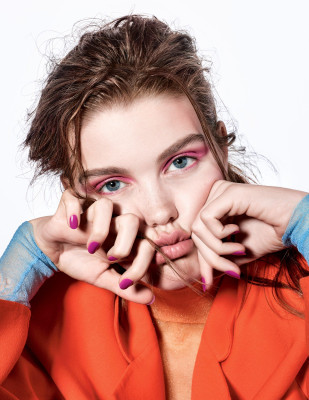 Luna Bijl - photoshoot for Vogue Netherlands, by Richard Burbridge