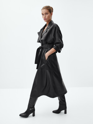 Luna Bijl - Massimo Dutti