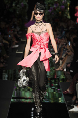 Luna Bijl - Moschino Springl/Summer 2018 Fashion Show in Milan