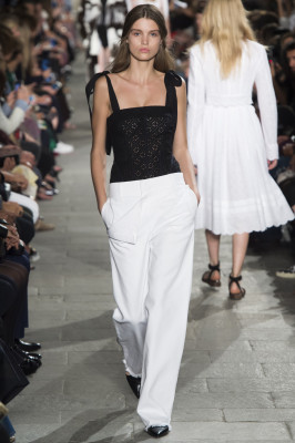 Luna Bijl - Philosophy Di Lorenzo Serafini S/S 2017 Fashion Show in Milan