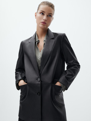 Luna Bijl - Massimo Dutti