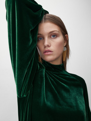 Luna Bijl - Massimo Dutti