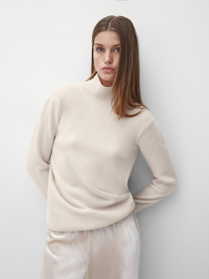 Luna Bijl - Massimo Dutti