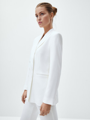 Luna Bijl - Massimo Dutti