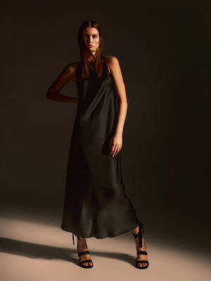 Luna Bijl - Massimo Dutti