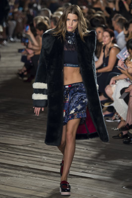 Luna Bijl - Tommy Hilfiger Fall/Winter 2016 Fashion Show in New York