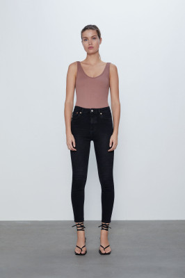 Luna Bijl - Zara